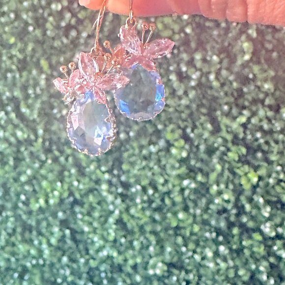 Blue and pink crystal drop earrings - Picture 2 of 2